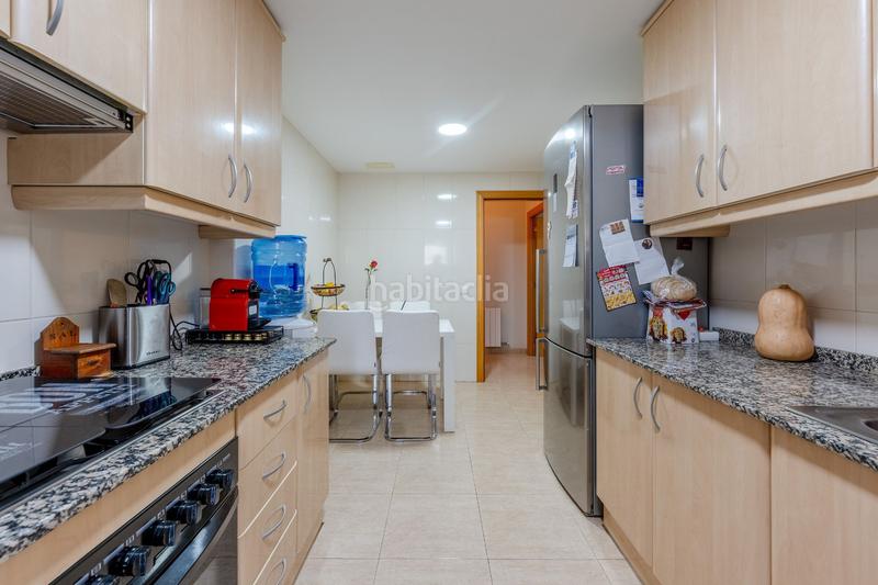 Foto 7b2b4f6e-c764-4012-bc33-bad681dd36f8. Pis amb calefacció piscina a prat de Cunit Cunit