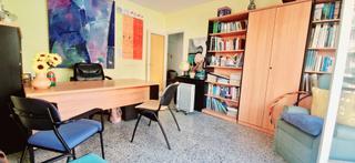 Pis a Segur de Calafell Nucli Urbà. Amplio piso de 3 dormitorios en venta, con piscina comunitaria,