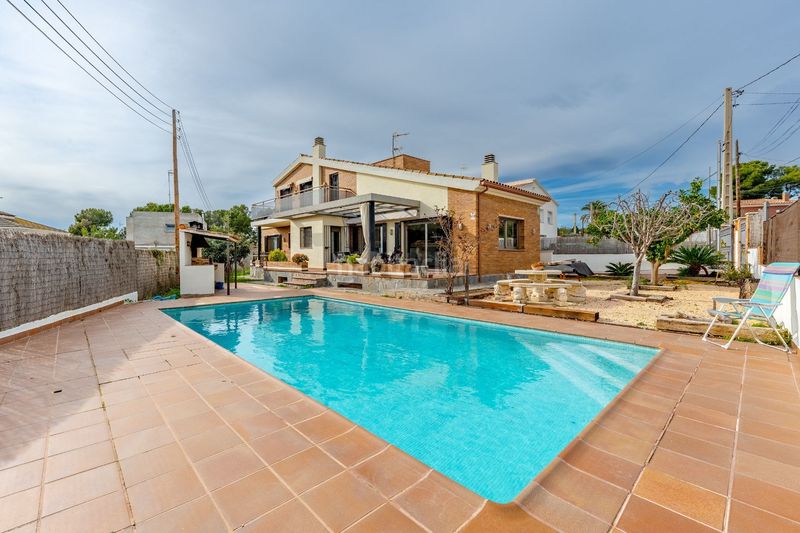 Foto afccfa64-784d-4142-8f49-2a037ccb1652. Haus mit heizung pool in Segur de Calafell nucli urbà Segur de Calafell