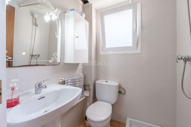 Foto 19182b21-e057-4c37-b081-1769e61197af. Casa amb piscina a Cunit residencial Cunit