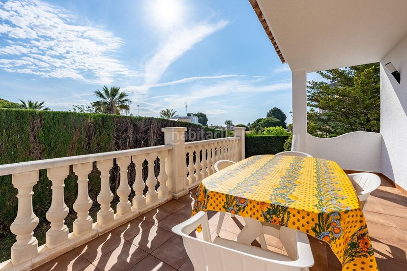 Foto 74d1f0a4-070c-487f-9929-419b3516a3e4. Casa amb piscina a Cunit residencial Cunit