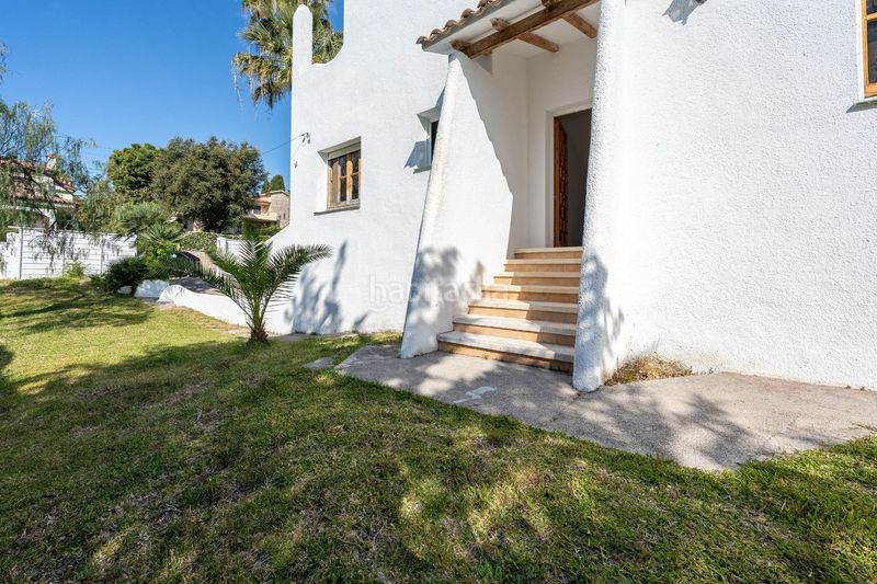 Foto 7f4a9f66-ef97-4445-88d2-588f723f7f82. Casa amb piscina a Cunit residencial Cunit