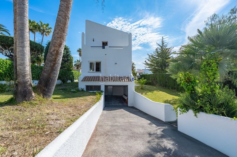Foto b757c52c-bb16-4005-8647-4a2a8c079602. Casa amb piscina a Cunit residencial Cunit