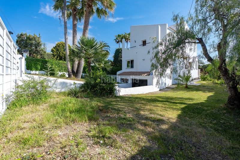 Foto bdf47cc7-8b68-49e5-89c0-3e6f197a245b. Casa amb piscina a Cunit residencial Cunit