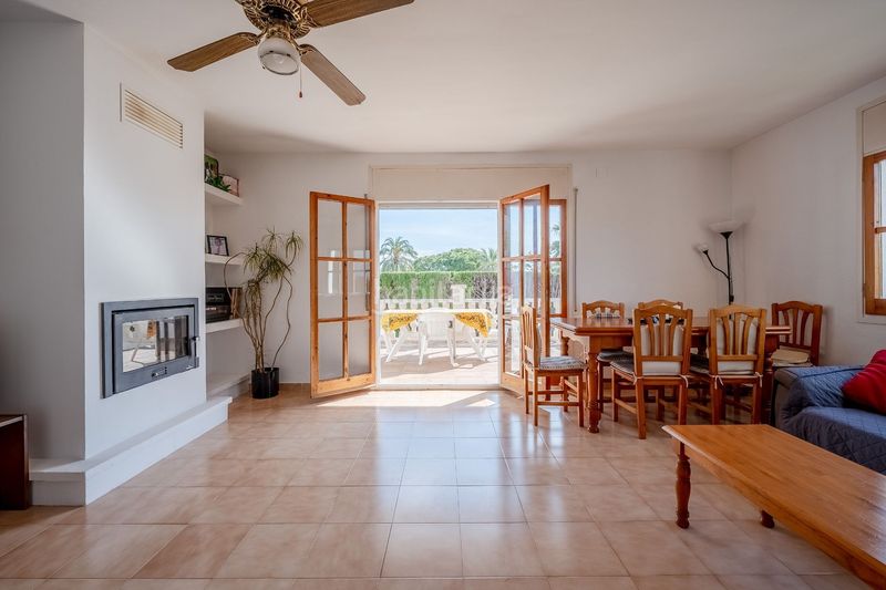 Foto d7c64ba5-2bcc-4a4e-95ef-94462e2e5827. Casa amb piscina a Cunit residencial Cunit