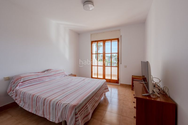 Foto f194b017-9542-4825-b066-da3fa7f0e375. Casa amb piscina a Cunit residencial Cunit