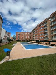 Piso en Calafell Residencial. Amplio piso reformado en calafell platja con piscina y jardín co