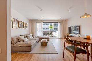 Reihenhaus in Ametllers - Poble Sec. Un hogar de vanguardia frente al mediterr�neo.