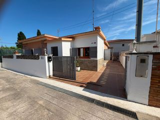 Casa a Segur de Calafell Nucli Urbà. Acogedora vivienda en una sola planta!!, cercana a todos los ser