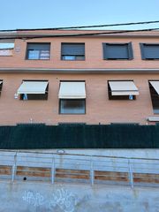 Etagenwohnung in Segur de Calafell Nucli Urb�. Planta baja con terraza  2 dormitorios,  piscina comunitaria. zo