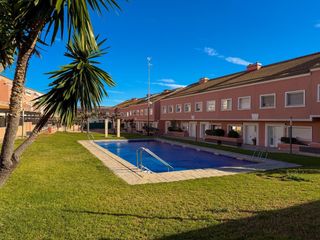 Casa a schiera in El Tancat-Mas d´en Gual. Espectacular chalet adosado en mas de en gual el vendrell.