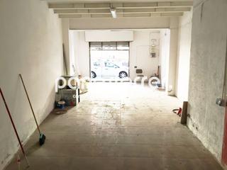 Location Local commercial  N/a. Local diáfano