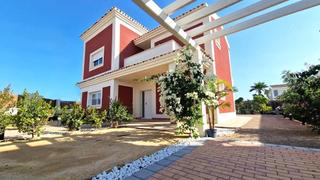 Casa a Purias. Villas de nueva construcción en amplias parcelas de más de 500 m