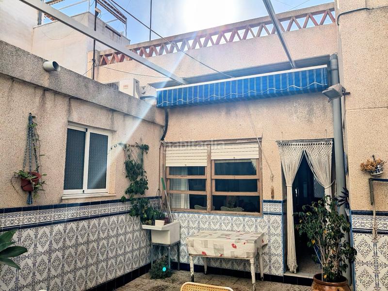 Foto 85b7bbdf-e9f8-49e2-a122-c3a52e604d04. Casa con parcheggio in Pueblo Guardamar del Segura