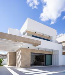 Casa a Los Almendros. Villas de nueva construccioacuten en villamartiacuten.ampnbsptod