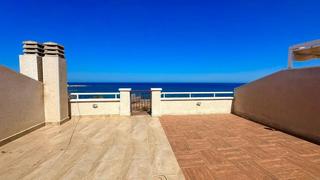Etagenwohnung en Zona Playa del Cura. Aacutetico exclusivo con vistas espectaculares al mediterraacute