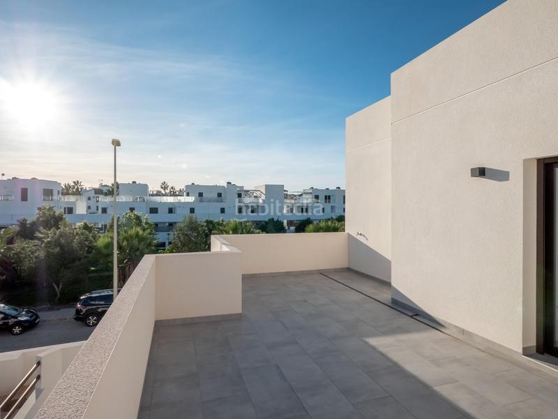 Foto 0db14124-dc16-46c4-af2a-9fdd5bbcce3c. Maison avec piscine dans Los Almendros Orihuela