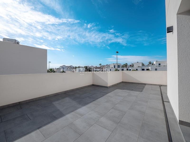 Foto 18ce7db6-879b-4d9d-8b9c-1004f7a2dd10. Maison avec piscine dans Los Almendros Orihuela