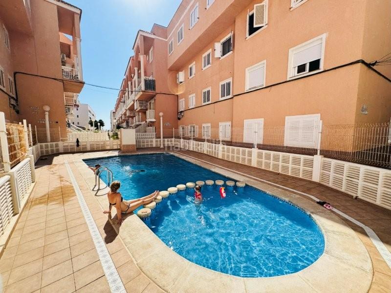 Foto 22bf4399-90b6-4444-99d3-33166b405128. Piso se trata de un apartamento situado a tan solo 150 metros de la playa. tiene una plaza de garaje muy buena incluido en el precio y en Torrevieja