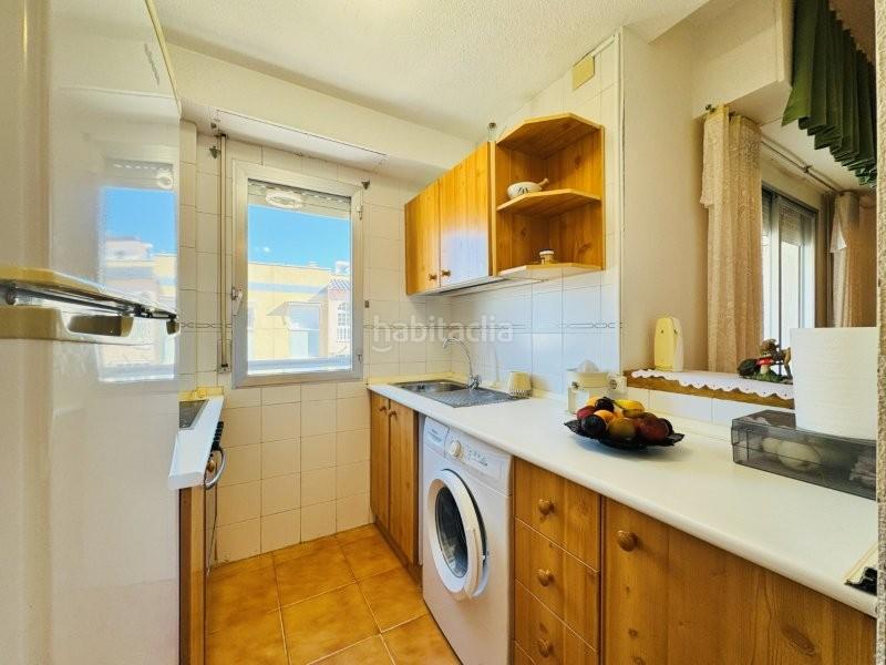 Foto 5792f28c-1b5c-48d5-98c5-eef3aaf4ab00. Piso se trata de un apartamento situado a tan solo 150 metros de la playa. tiene una plaza de garaje muy buena incluido en el precio y en Torrevieja