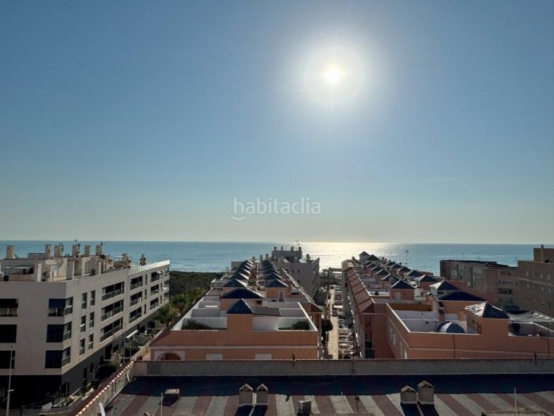 Foto f1eb2a75-c4e5-4c6e-8d61-1dd2868f323b. Piso se trata de un apartamento situado a tan solo 150 metros de la playa. tiene una plaza de garaje muy buena incluido en el precio y en Torrevieja