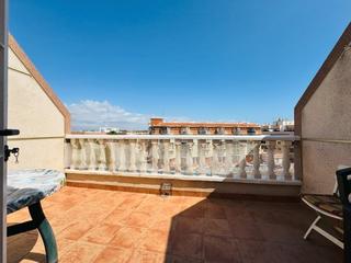 Flat in Gaspar Perelló. Este hermoso aacutetico de 2 dormitorios y 2 bantildeos es una v