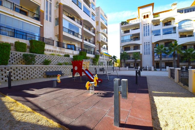 Foto 965b35b4-b1f7-4483-adbe-26700f2bce52. Piso se vende amplio piso en la exclusiva urbanizacioacuten marjal beach, una de las residencias maacutes completas y demandadas de gua en Guardamar del Segura