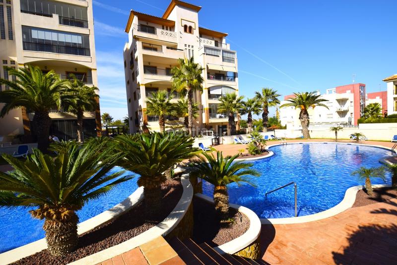 Foto d5fcaf2e-f835-4131-9b4a-cfb9ffd39c90. Piso se vende amplio piso en la exclusiva urbanizacioacuten marjal beach, una de las residencias maacutes completas y demandadas de gua en Guardamar del Segura