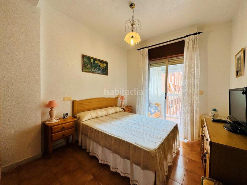 Foto c638eec5-bcaa-4f38-bb3b-b87e19b26c77. Piso se trata de un apartamento ubicado en el centro de la mata, a tan solo 300 metros de la playa centro.es una primera planta con asc en Torrevieja
