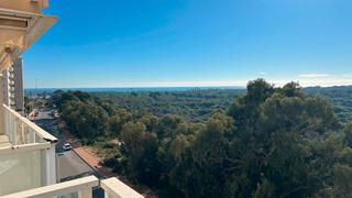 Flat in Puerto Deportivo. Apartamento en muy buen estado, ubicado en la prestigiosa zona d