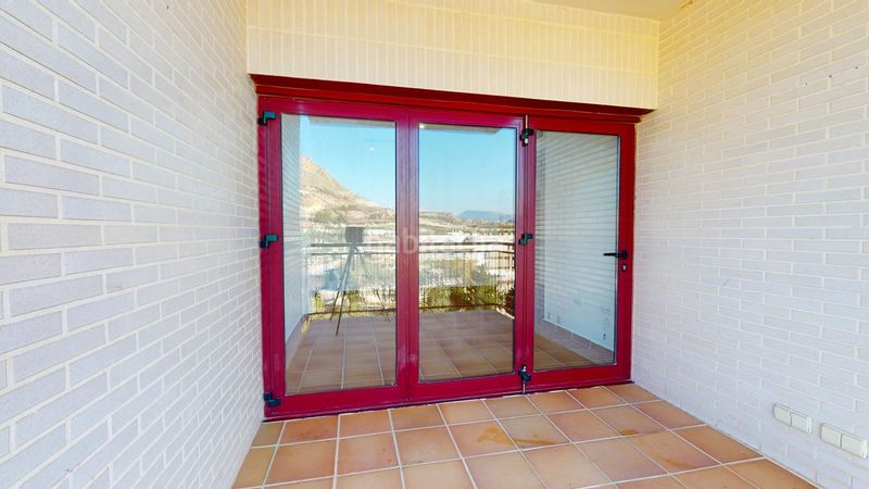 Foto ba57f518-2321-47eb-bd66-a0d921584fc3. Pis amb piscina a Archena