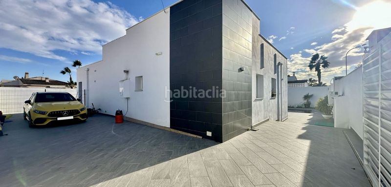 Foto 6da0718a-109f-46a9-8d4a-b8e8599eaf86. Casa amb piscina a Centro de la Ciudad Quesada Rojales