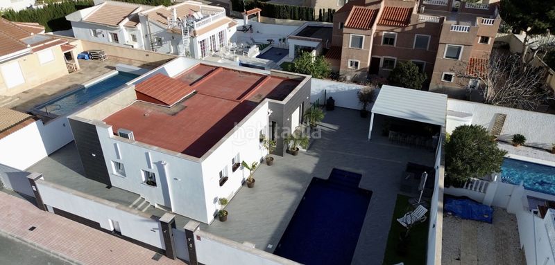 Foto fb5398d9-ba7e-4216-a808-c8ead92ff2c9. Casa amb piscina a Centro de la Ciudad Quesada Rojales