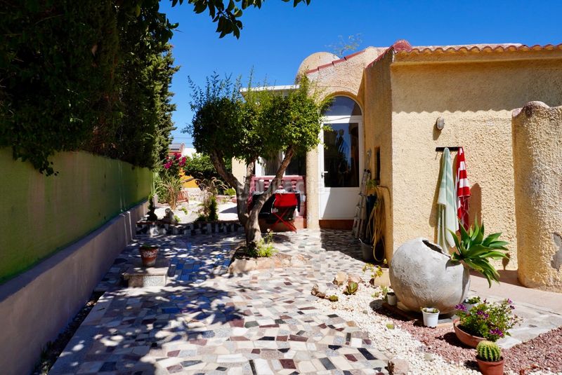 Foto 5704c588-9022-4296-b868-a6c04556f8e3. Casa amb piscina a Centro de la Ciudad Quesada Rojales