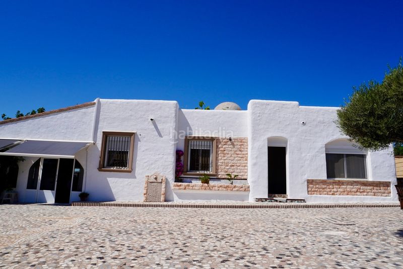 Foto dd9ac7fa-b6d7-46ed-9400-05852b12283f. Casa amb piscina a Centro de la Ciudad Quesada Rojales