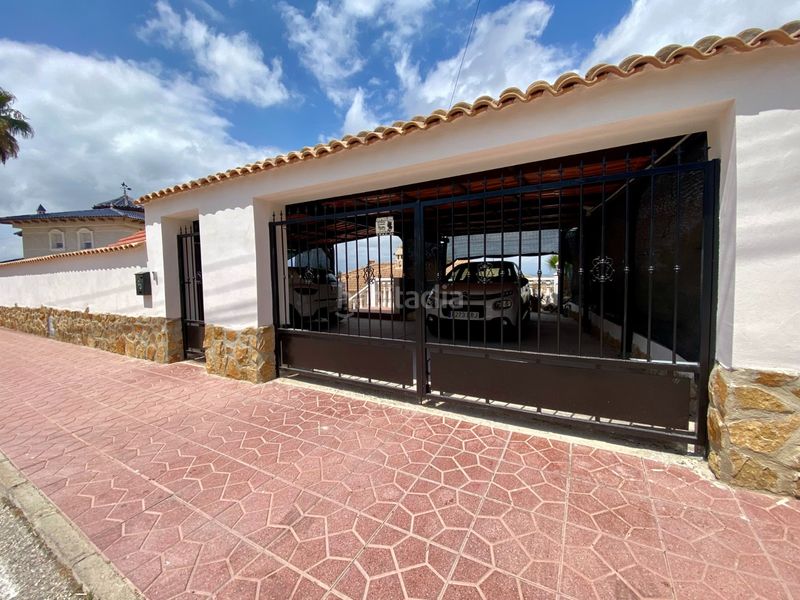 Foto 23fa1a03-2bf4-4f8e-8ebb-62d486ba6140. Casa amb piscina a Almoradí