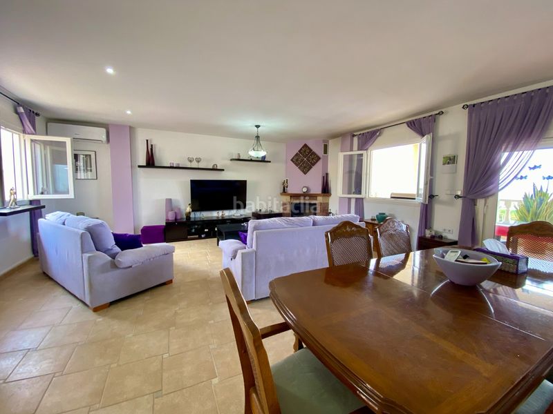 Foto bd9aa7a9-0705-4c5f-ac99-021008496536. Casa amb piscina a Almoradí