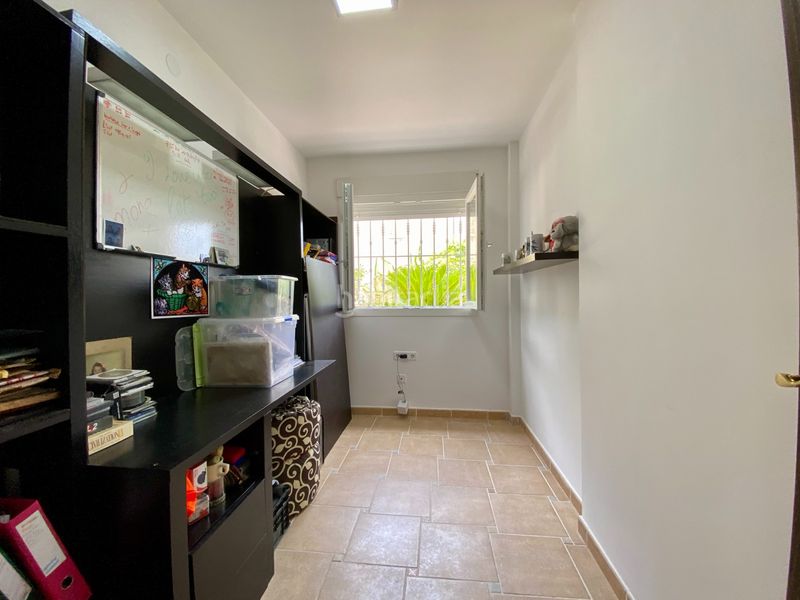 Foto c31921c0-dff2-4d14-8378-e36f4e30295b. Casa amb piscina a Almoradí