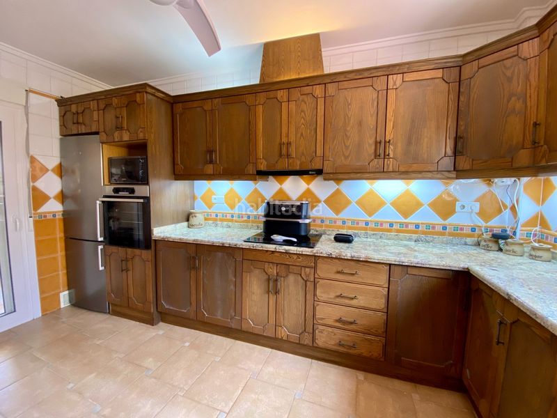 Foto d308ed64-5dba-4018-9dbe-9dd8ff2f65fb. Casa amb piscina a Almoradí