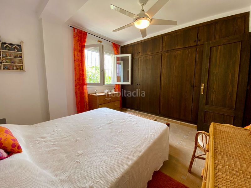Foto d69f2480-d513-46f2-9ca7-2ab97ceab7ac. Casa amb piscina a Almoradí