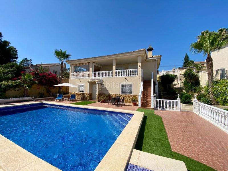 Foto fe98e1d9-6ce0-49bf-8415-5c32cbf5816e. Casa amb piscina a Almoradí