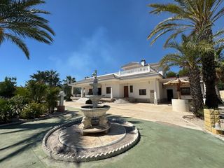 Casa a Perleta - Maitino. Naranja spain presenta una exclusiva villa situada en la zona de