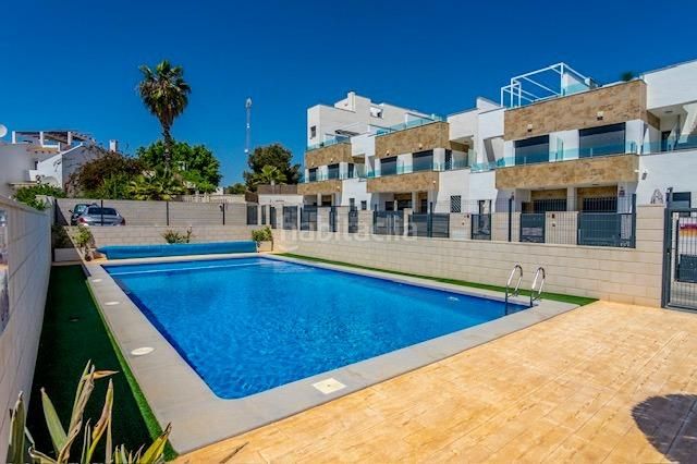 Foto 85548478-b634-4e8c-acb0-c54be5cea83f. Pis amb piscina a Los Almendros Orihuela