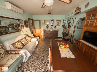Flat in Las Viñas. Esta vivienda consta de cocina independiente, lavadero, saloacut