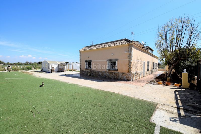 Foto 8d24481b-f518-4e87-8082-ca0bf0b0c06a. Casa amb piscina a Centro Rojales