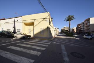 Casa a Las Viñas. Casa en venta en el centro de guardamar del seguraesta es una gr