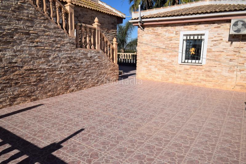 Foto 8a60eeea-cbb2-4bc0-bca0-8eadf953a1bd. Xalet amb calefacció aparcament piscina a El Edén Guardamar del Segura