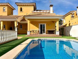 Maison à La Regia. Chalet independiente de puro estilo mediterraacuteneo, situado e
