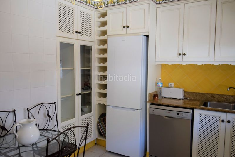 Foto 0d91e9f2-67a0-415c-a3af-763d5881431b. Casa amb aparcament piscina a calas Santa Pola este Santa Pola