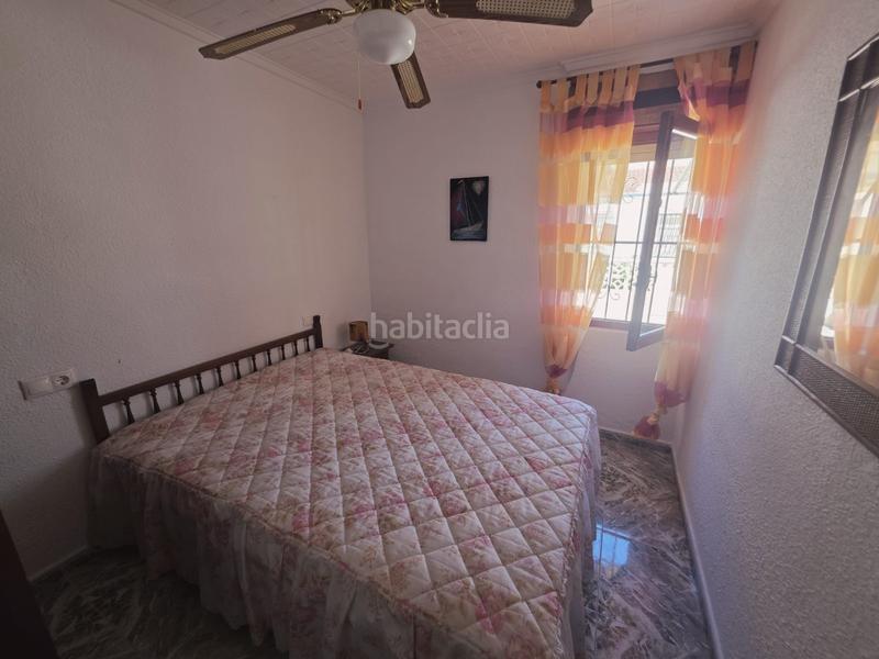 Foto 4e0b164f-6702-4aa4-bbbd-e98c3a13cd6b. Piso iexcloportunidad uacutenica en pinomar!descubre este encantador bungalow de 45 msup2 ubicado en la prestigiosa urbanizacioacuten p en Guardamar del Segura